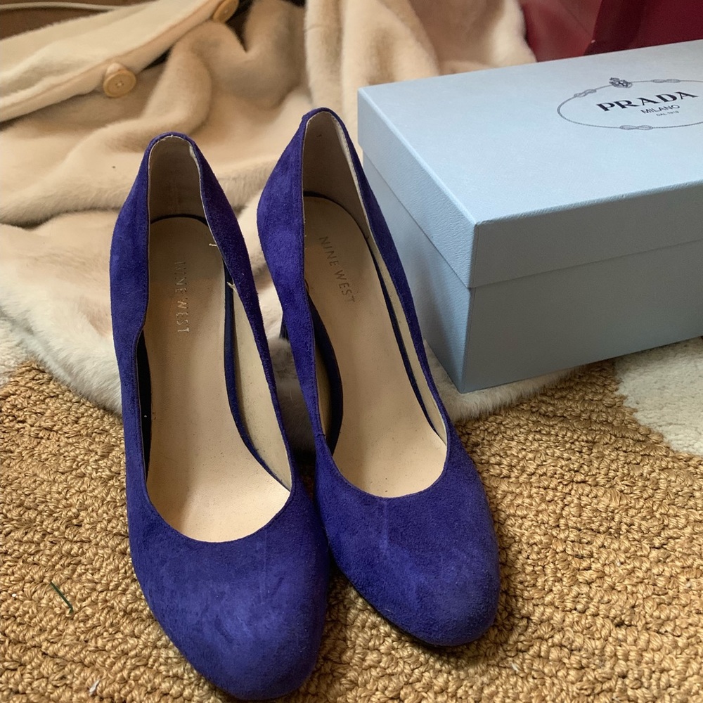 Nine West Rounded Toe Blue Suede Heels